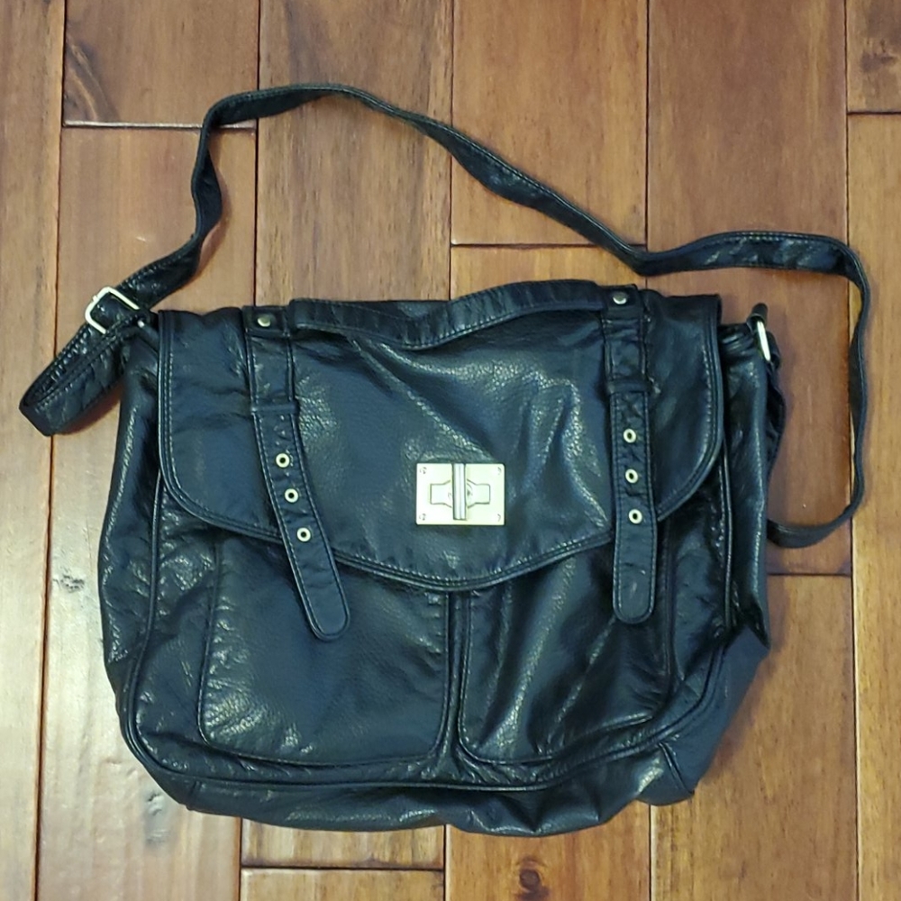 ❗SOLD❗Black messenger bag